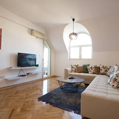 Old Town Beauty With Great View *