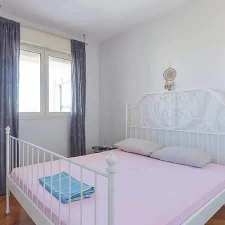 Old Town Beauty With Great View ポドゴリツァ