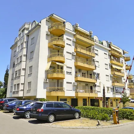 Old Town Beauty With Great View Apartment
