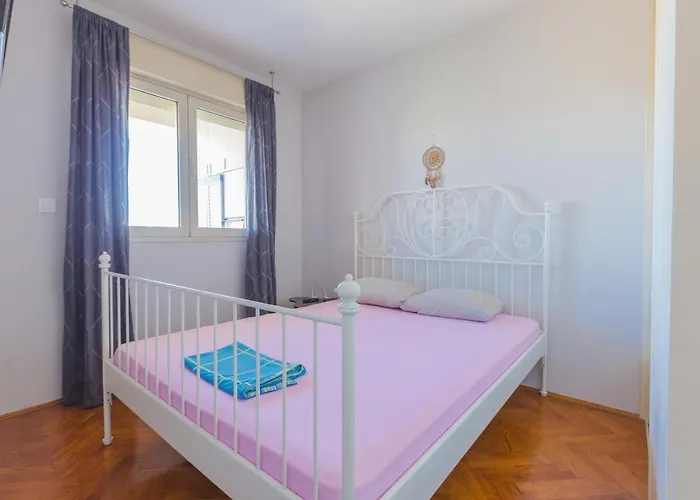 Old Town Beauty With Great View Apartment