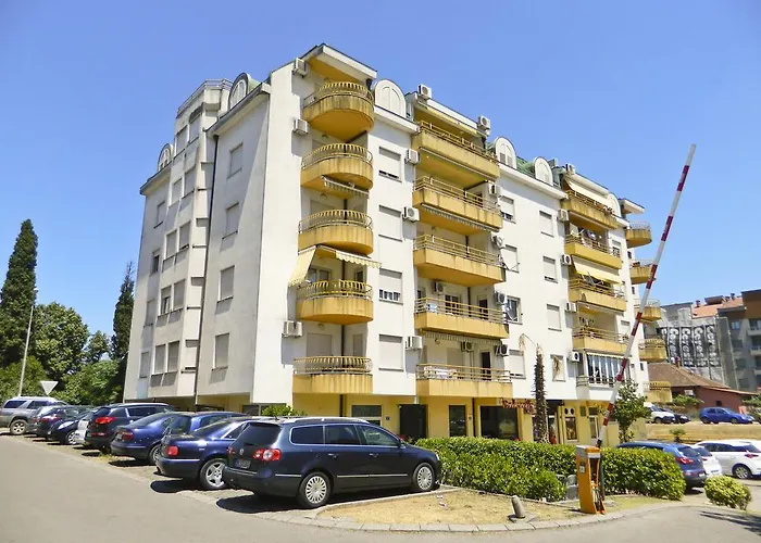 Old Town Beauty With Great View Apartment