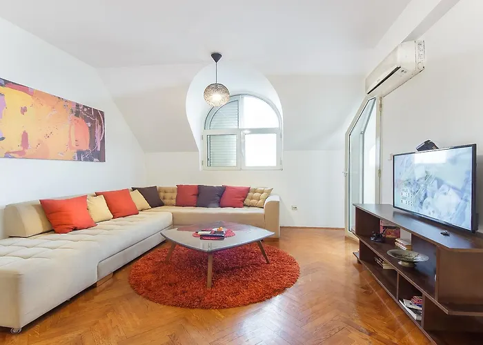 Apartment Old Town Beauty With Great View *