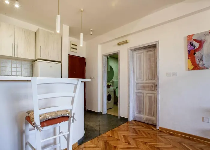 Old Town Beauty With Great View *